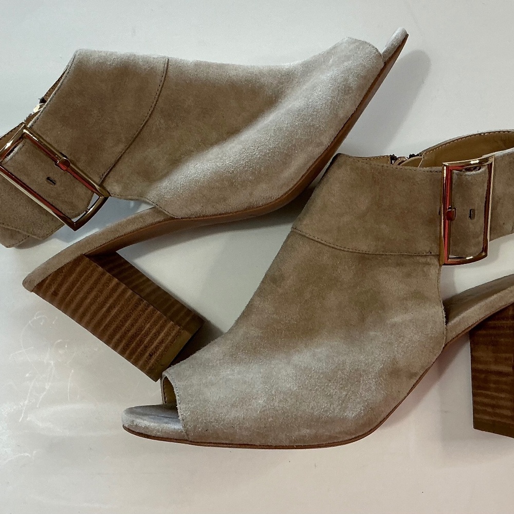 Vaneli Gold women’s Bisa Cuoio suede gold buckle open toe Boots Booties 9.5M